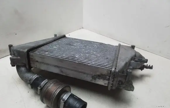 Nissan X-Trail T30 Intercooler radiator D2052B17
