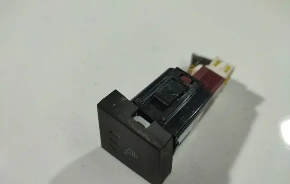 Chevrolet Aveo Seat heating switch 20785534