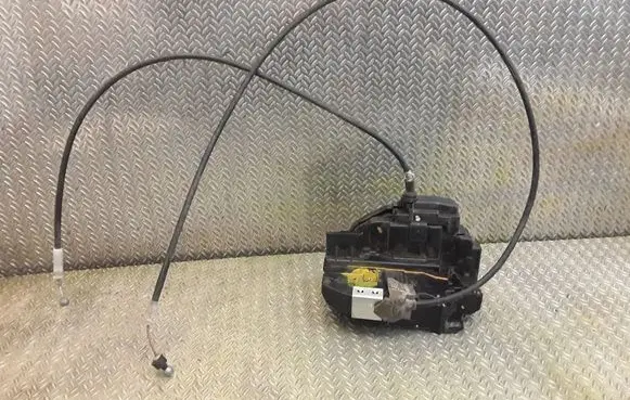 Nissan Pulsar Coupe door lock (next to the handle)