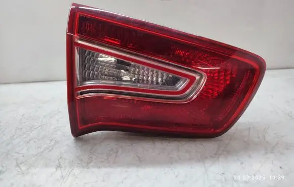 Tailgate rear/tail lights