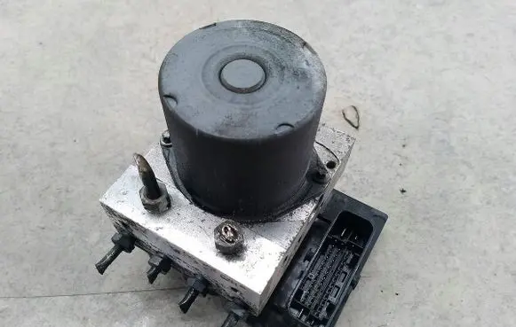 Mercedes-Benz A W169 ABS Pump 
