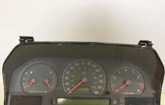 Volvo S70 V70 V70 XC Speedometer (instrument cluster) 9148930