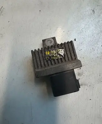 Opel Vivaro Glow plug pre-heat relay 7700115078