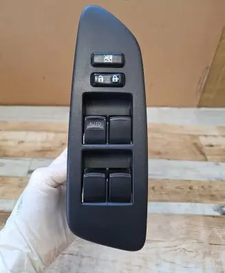 Toyota Auris 150 Electric window control switch