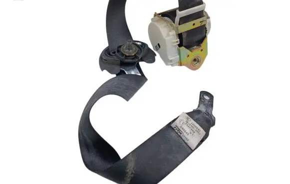 BMW X3 E83 Front seatbelt 33033480E