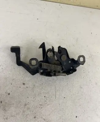 Engine bonnet/hood lock/catch