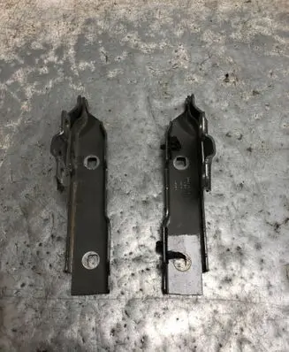 Audi A1 Engine bonnet/hood hinges 82A823301 82A823302