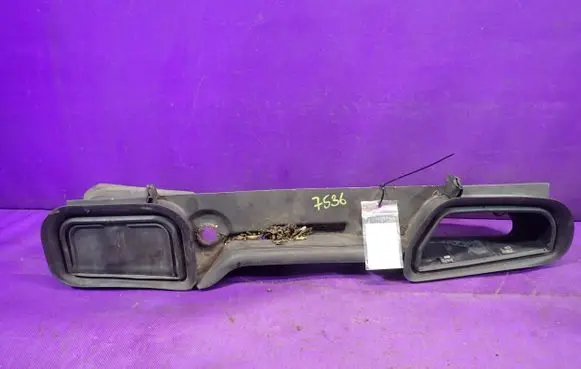 BMW 7 E38 Air intake hose/pipe 8390380