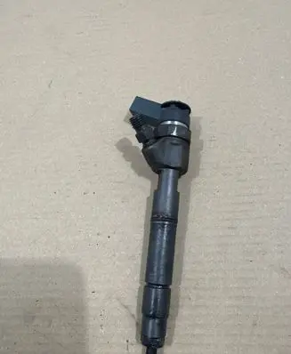 Mercedes-Benz B W245 Fuel injector 0445110167 A610070787