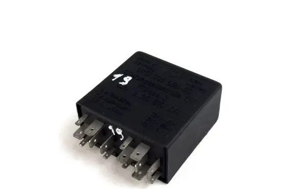 Audi A4 S4 B5 8D Light relay 4a0919471
