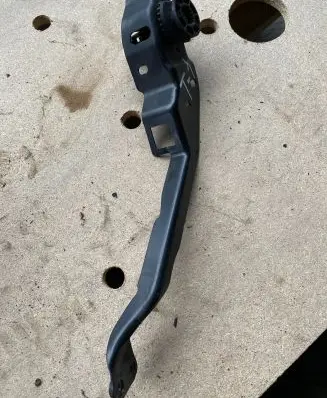 Mercedes-Benz C W204 Headlight/headlamp mounting bracket 204620595