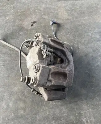 Mercedes-Benz E A207 Front brake caliper A2044213681 2044213681