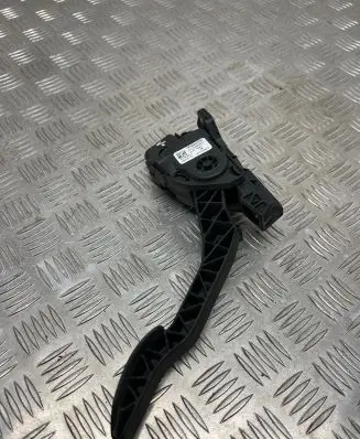Volvo V60 Accelerator throttle pedal 31329061 C95YE01 6PV01083417