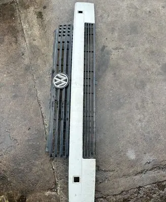 Volkswagen Transporter - Caravelle T4 Front grill 701853653