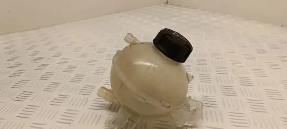 Peugeot 308 Coolant expansion tank/reservoir 9678514680