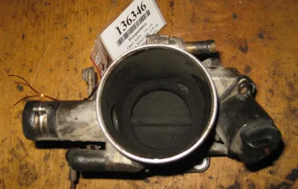 Opel Astra F Throttle body valve 