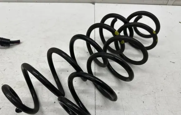 Nissan Qashqai J12 Rear coil spring