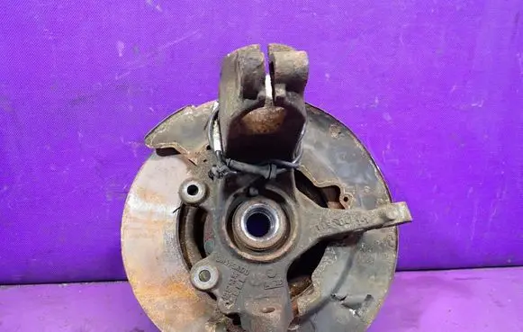 Volvo V50 Front wheel hub spindle knuckle 
