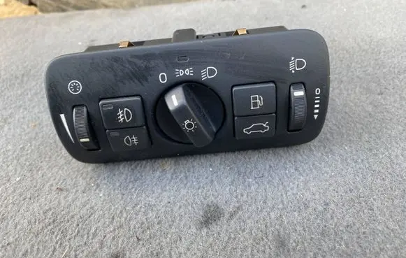 Volvo V70 Light switch 30739415 04066302