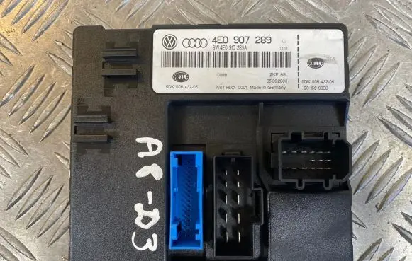 Audi A8 S8 D3 4E Comfort/convenience module 4E0907289 4E0910289A 5DK00843205