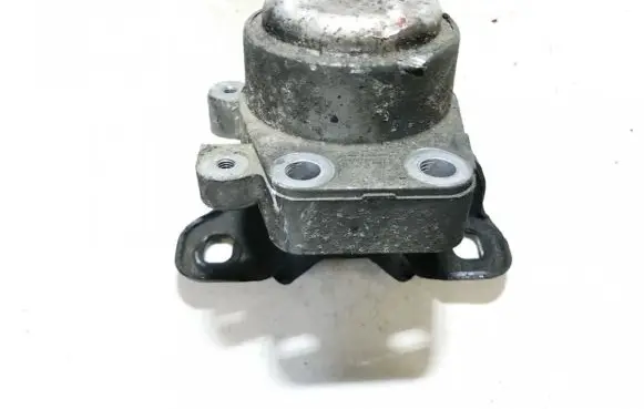 Ford Mondeo Mk III Engine mount bracket 1s716037ba 1s71-6037-ba