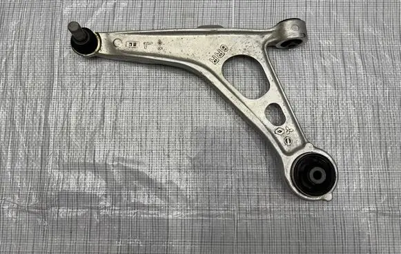 Renault Kangoo II Front control arm 6RR