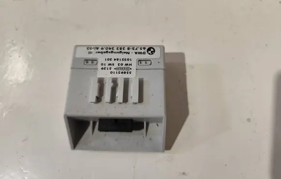 BMW X5 E53 Yaw turn rate sensor 65758382240 55892110 1025184301