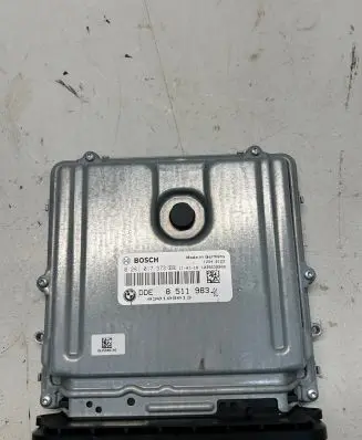 BMW 7 F01 F02 F03 F04 Engine control unit/module 8511983 0281017373 030109013