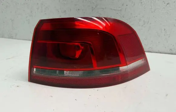 Volkswagen PASSAT B7 Rear/tail lights 3AF945096G 605002 605000E12990