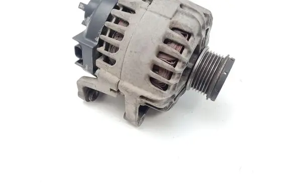 Opel Zafira C Generator/alternator 13500586 2605853A TG12C070
