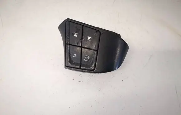 Volvo V70 Steering wheel buttons/switches 30739641