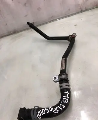 Mercedes-Benz CLA C117 X117 W117 Engine coolant pipe/hose A1332000035