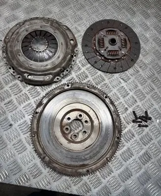 Volkswagen Jetta VI Clutch set kit 3230820 03L141025 03L105266CC
