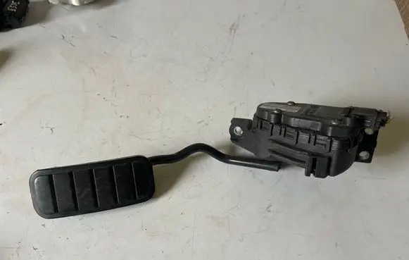 Renault Laguna II Accelerator throttle pedal 6PV00811902 8200002905