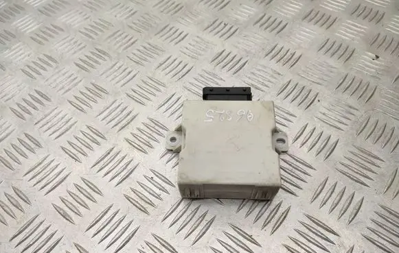 Toyota Avensis T250 Window wiper relay 150696