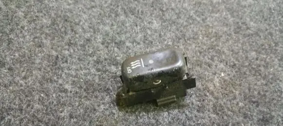 Mercedes-Benz S W220 Seat heating switch a2208211758 501846