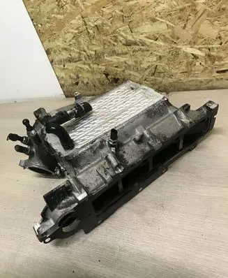 Volkswagen Tiguan Intake manifold 03N129766C
