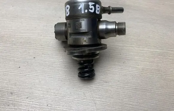 Volkswagen PASSAT B8 Fuel injection high pressure pump 05E127027D