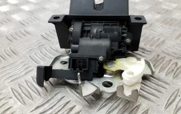Skoda Superb B6 (3T) Tailgate/trunk/boot lock/catch/latch 3T5827520A