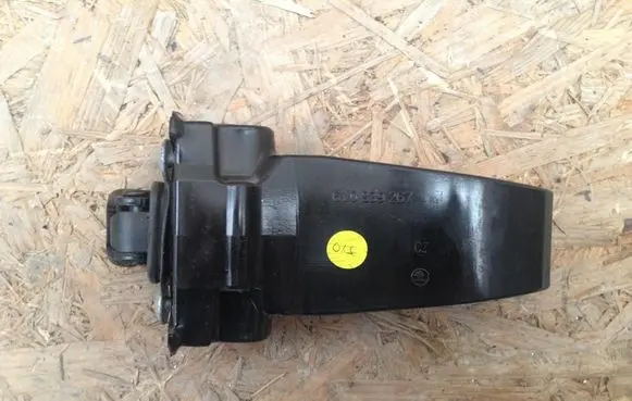 Skoda Fabia Mk3 (NJ) Rear door check strap stopper 6V0839267