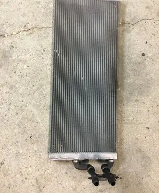 BMW 7 F01 F02 F03 F04 Power steering radiator 17117576827 7576827 P6625002