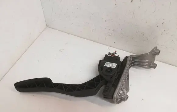 Land Rover Discovery 4 - LR4 Accelerator throttle pedal AH229F836AB 6PV00969825 C95YE04