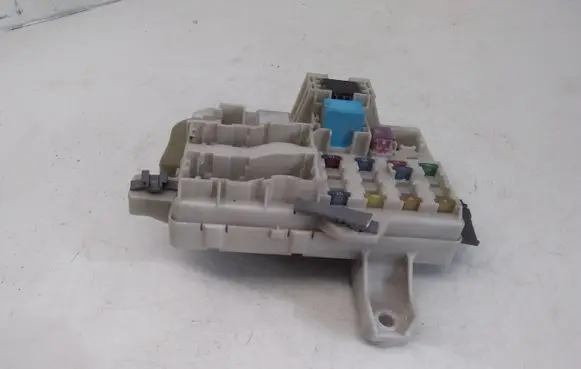 Mazda 6 Fuse module