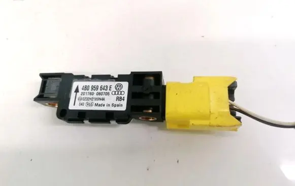 Volkswagen Phaeton Airbag deployment crash/impact sensor 4B0959643E 201760060705