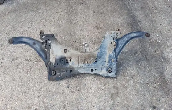 Nissan Note (E11) Front subframe