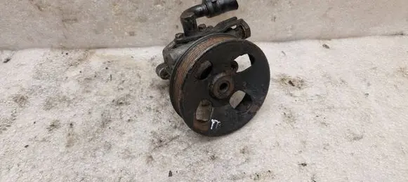 KIA Sorento Power steering pump 7225B068