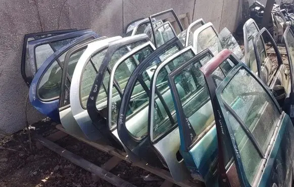 Mitsubishi Galant Rear door