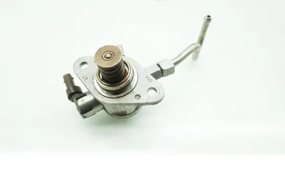 Jeep Avenger Fuel injection high pressure pump 9841157780