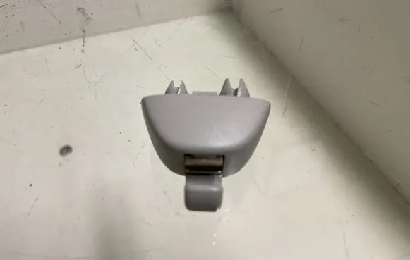 Sun visor clip/hook/bracket