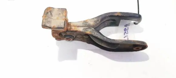 Citroen C5 Engine mount bracket